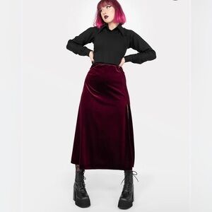 90s Vintage Deep Cranberry Velvet/Velour Maxi Length Skirt Size LARGE